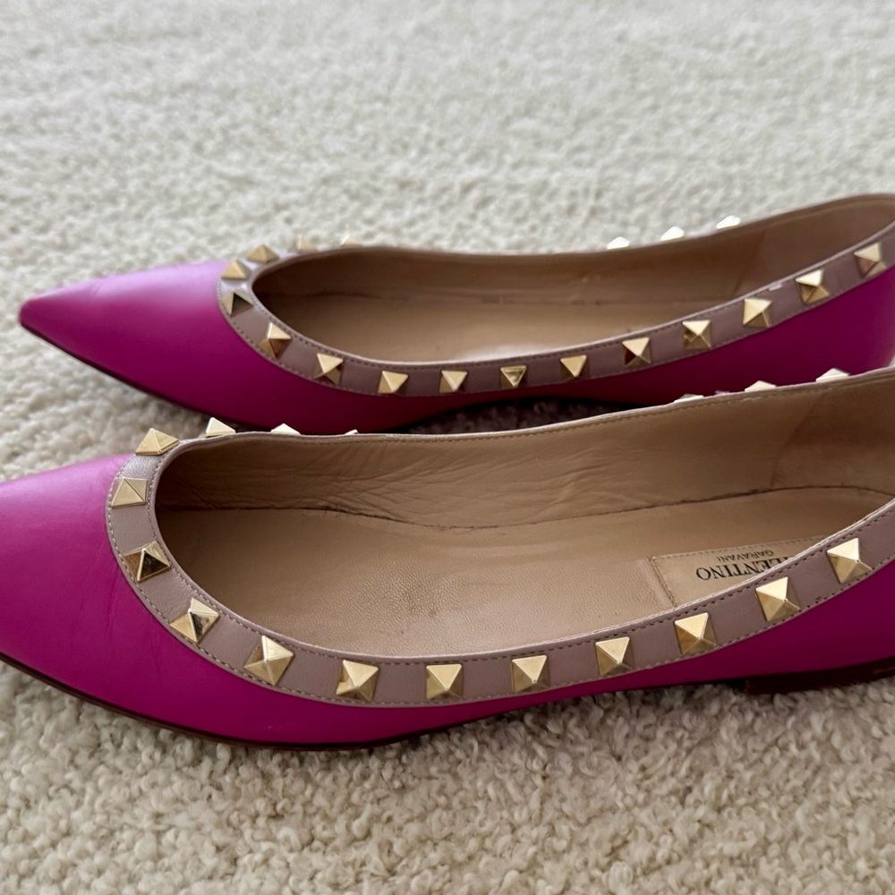 Valentino Fuchsia and Gold Studded Flats